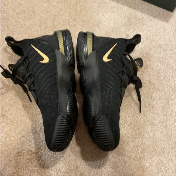 Lebron XVI - Picture 5 of 7